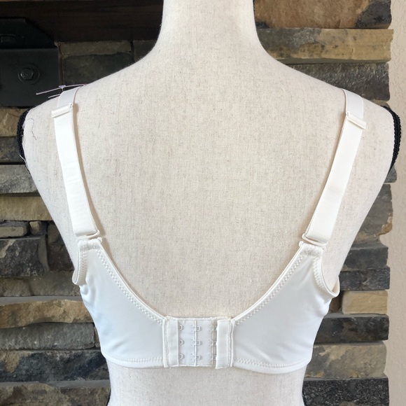 Lilyette Bra - Picture 5 of 10